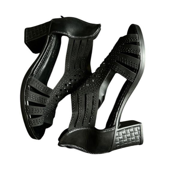 Brand new Black Rhinestone Embellished Sandals Size 8 - Picture 2 of 6